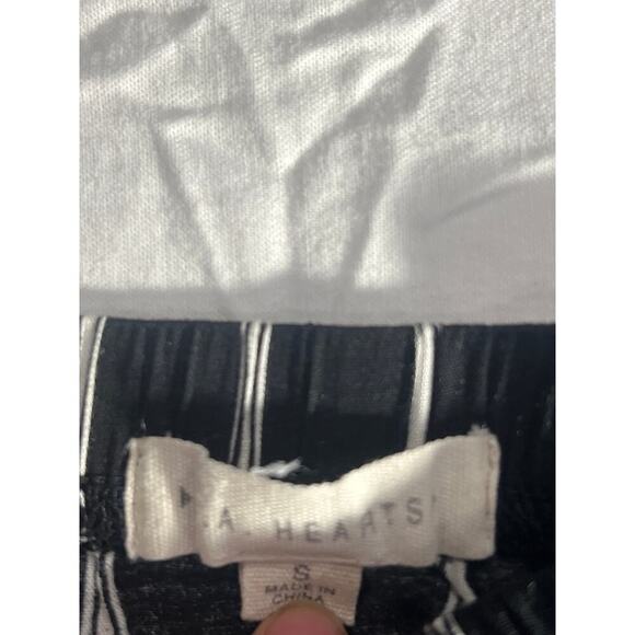 LA Hearts Black White  Striped Off The Shoulder Crop Top Elbow Sleeves Size s - Picture 2 of 3